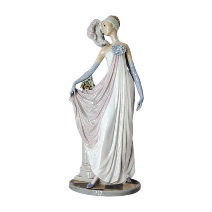 Large Retired Socialite of the 20s Lladro Porcelain Figurines