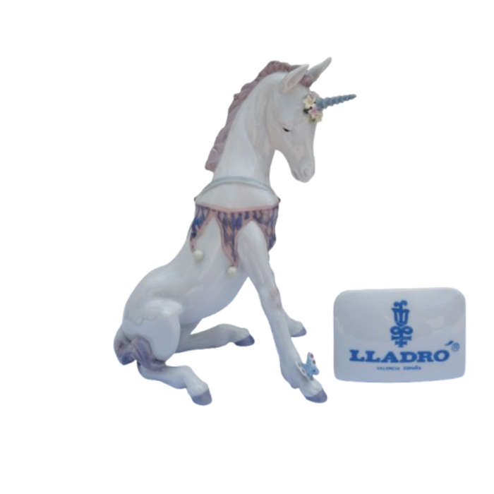 Lladro Rare Figurine Sitting Playful Unicorn #5880
