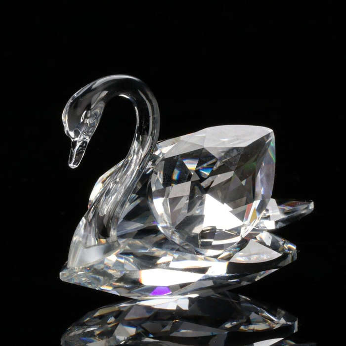 Swarovski Crystal Medium Swan Beauties of the Lake Retired