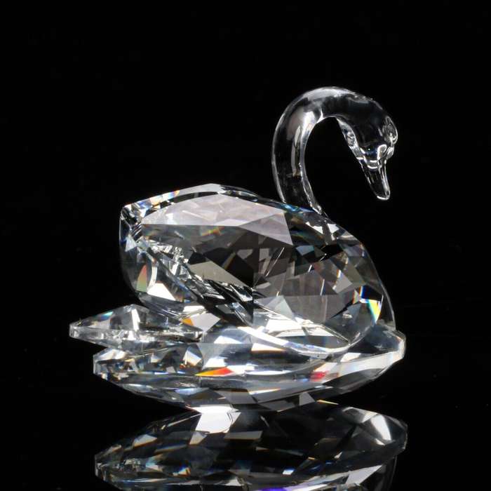 Swarovski Crystal Medium Swan Beauties of the Lake
