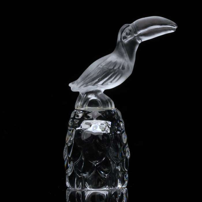 Swarovski Crystal Toucan on a Pinecone Base Thimble