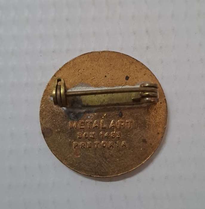 South Africa Cards Pin - Bridge cards ?? (metal/gold color)