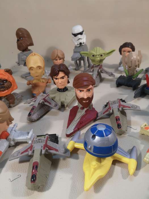 Giant Collection of McDonalds Star Wars Clone Wars Bobble Head Toys 2008 Happy Meal
