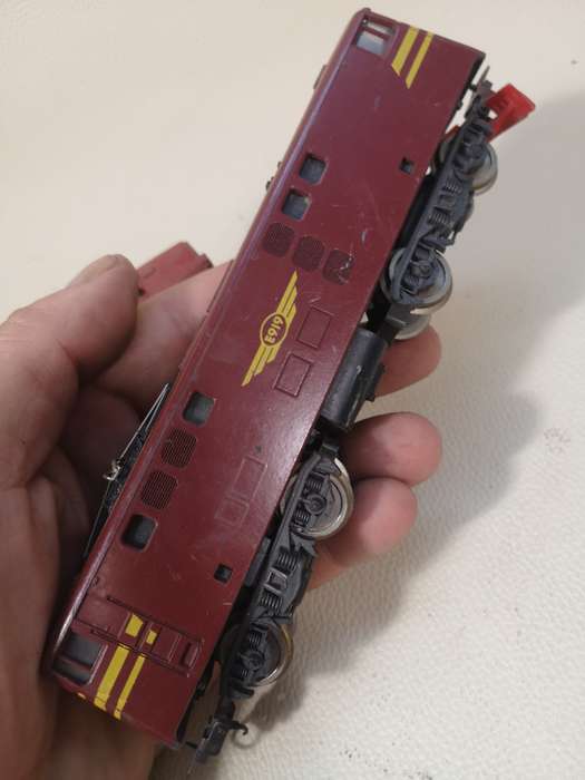 A Pair of Lima Railways E919 electric locomotives HO Scale