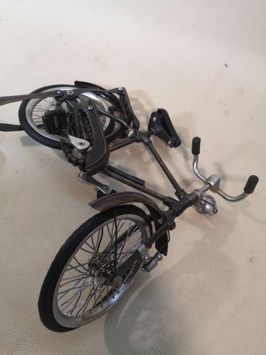 A Beautiful Metal Miniature 1/6 Antique Bicycle.