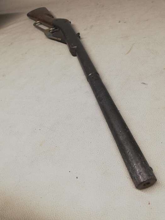 VINTAGE DAISY MODEL 960 NOISE-MAKER AIR RIFLE