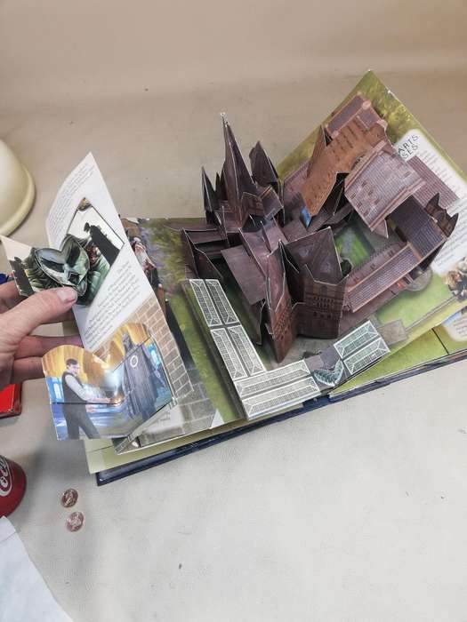 Magnificent!!! Majestic Harry Potter Pop Up Guide to Hogwarts Book