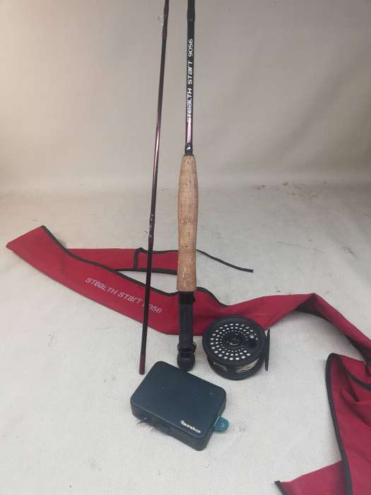 Sold Stealth Fly Rod (Start 9056) + Stealth Reel (ST100) + Snowbee fly box