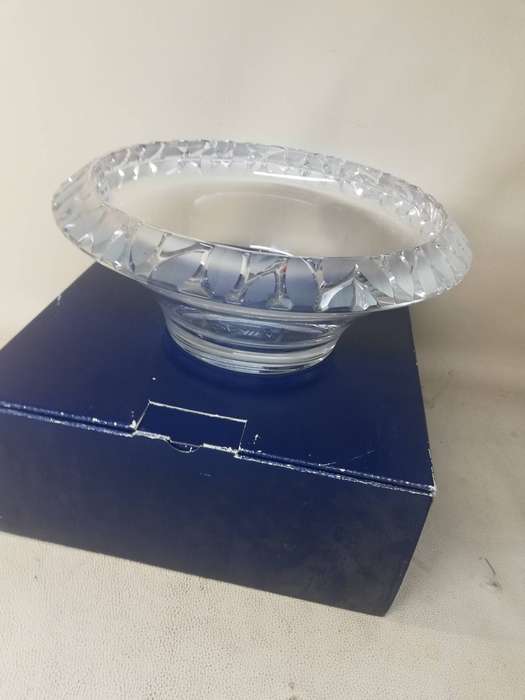 RARE Mikasa 250mm Frosted Leaves Crystal Centerpiece Bowl