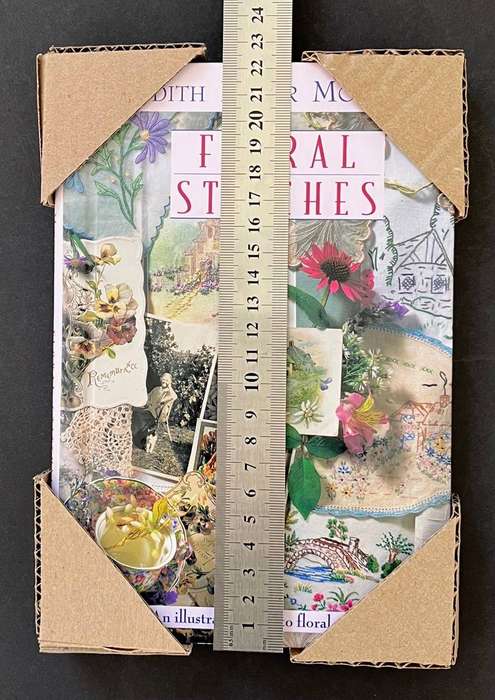 Floral Stitches - An Illustrated Guide to Floral Stitchery