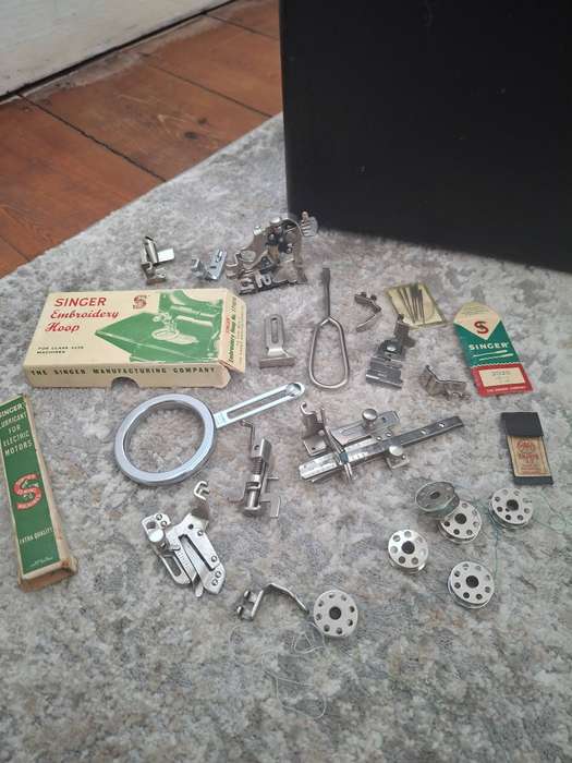 Singer featherweight sewing machine 222K