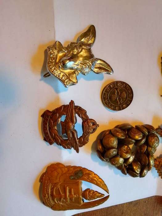 Mixed lot military badged