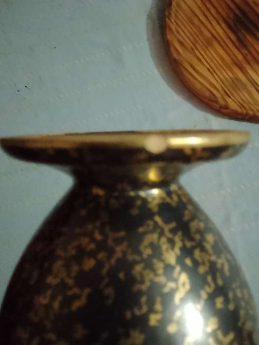 HOHR vase (Has 2 chips as per photo's )