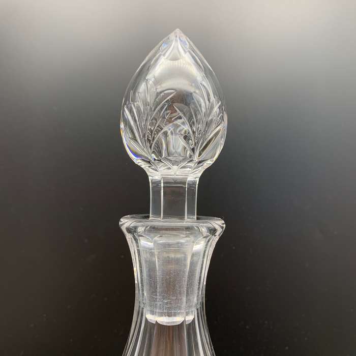 Elegant 'Stuart' Cut-Crystal Decanter (Aragon Pattern)