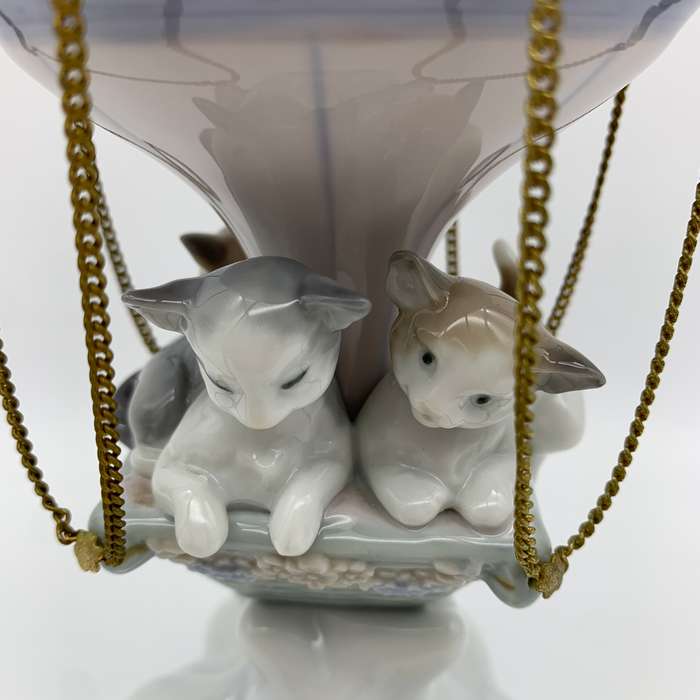 Large Attractive 'Lladro' Hot Air Balloon Figurine (Through the Clouds)