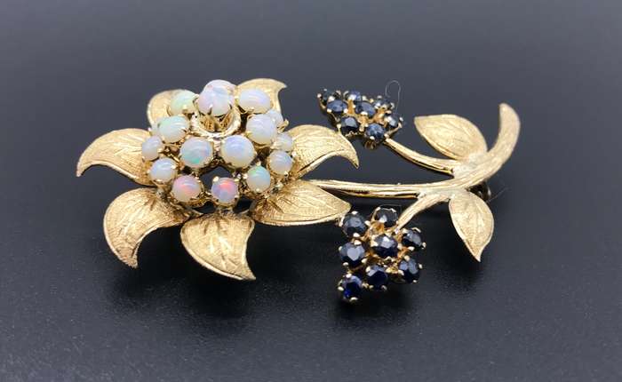 Solid Gold Opal and Sapphire Brooch (V. R48 560)