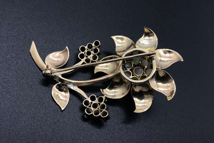 Solid Gold Opal and Sapphire Brooch (V. R48 560)