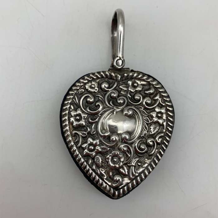 Victorian Silver Chatelaine Pin Cushion (1901)