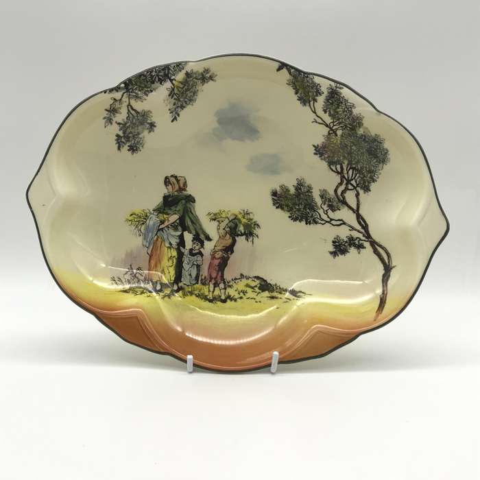 Royal Doulton 'The Gleaners' Clover Leaf Dish (D6123)