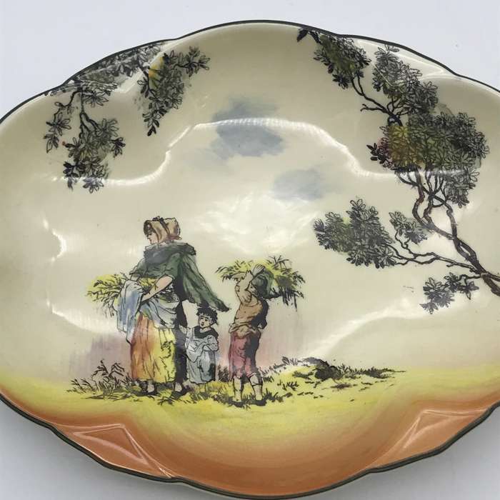 Royal Doulton 'The Gleaners' Clover Leaf Dish (D6123)