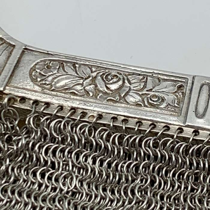 Large 1920s Solid Silver 'Art Deco' Mesh Evening Bag (510g)