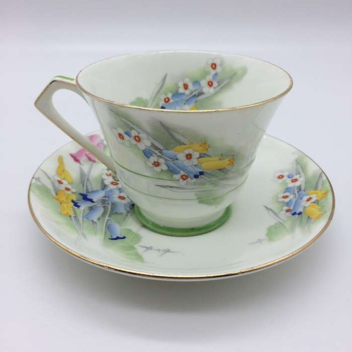 Lovely Art Deco 'Paragon' Teacup and Saucer