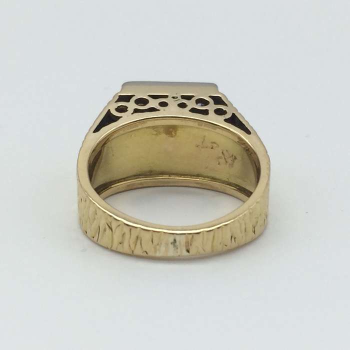 18ct Gold & Diamond Dress Ring (V. R76 250)