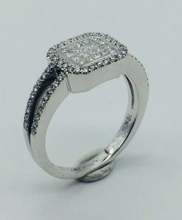 18ct White Gold Diamond Dress Ring (V. R64 290)