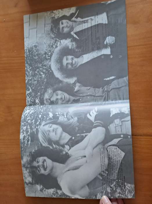 Journey  -  Vintage biography by Robyn Flans  - 1988