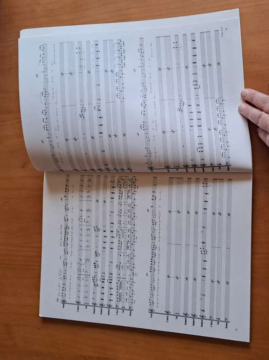 Huey Lewis and the News rock score: Eight famous songs scored for small groups. Complete with lyric
