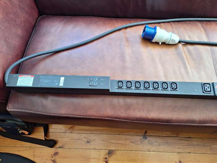 APC AP8653 Rack PDU (by Schneider Electric) - 32 Amp, 21 x C13, 3 x C19