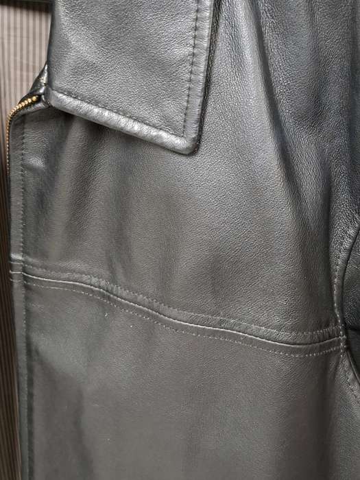 Stunning Heavy Leather Jacket with a Zip Close - Mens Size L - Woolworths brand - great condition