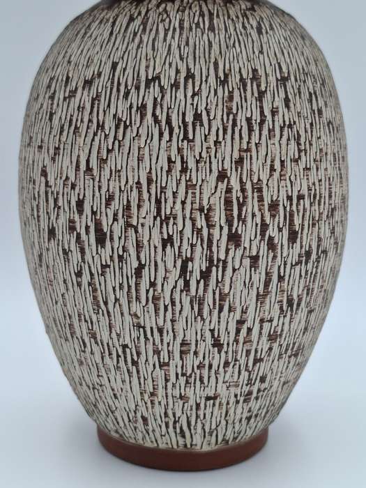Vintage Mid Century Handmade West German Pottery vase with sgrafitto detail - excellent condition