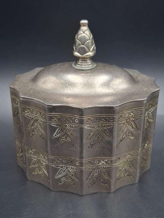Godinger Silver Plated Jewelry / Trinket Box - Scalloped & Lid with Velvet Interior