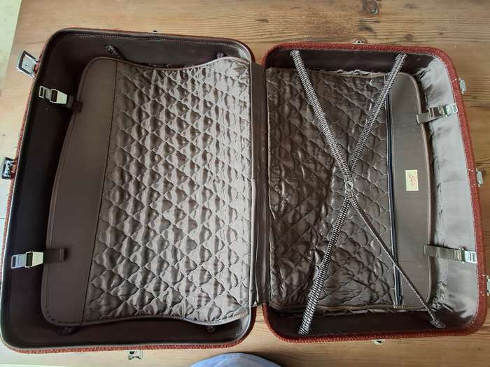 Vintage Skyway USA Rust Colour Tweed suitcase with Metal Clips & Brown Interior - Great Condition