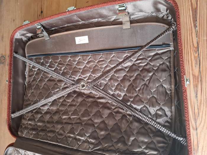Vintage Skyway USA Rust Colour Tweed suitcase with Metal Clips & Brown Interior - Great Condition