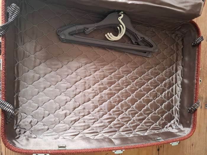 Vintage Skyway USA Rust Colour Tweed suitcase with Metal Clips & Brown Interior - Great Condition