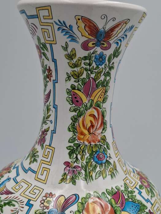 Vintage Chinese Porcelain Vase - Beautiful Botanical & Garden scenes with Summer/Spring Colours