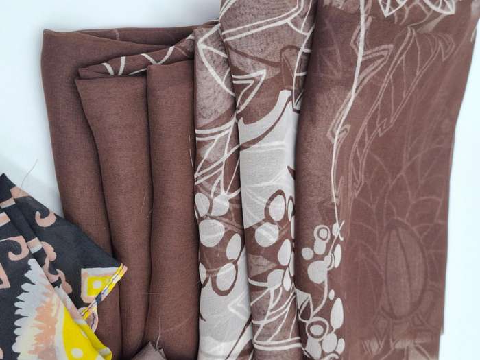 Brown Colored Patterned Fabric Batch - Precut in Rectangular Shapes for Head Scarves - with Thread