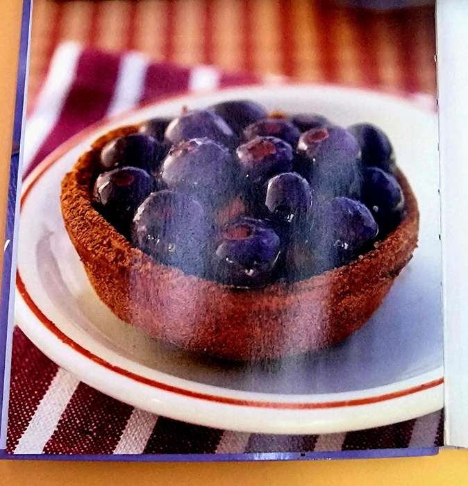 Easy Desserts - Marks & Spencer - Series of 8 Collectable Cookbooks