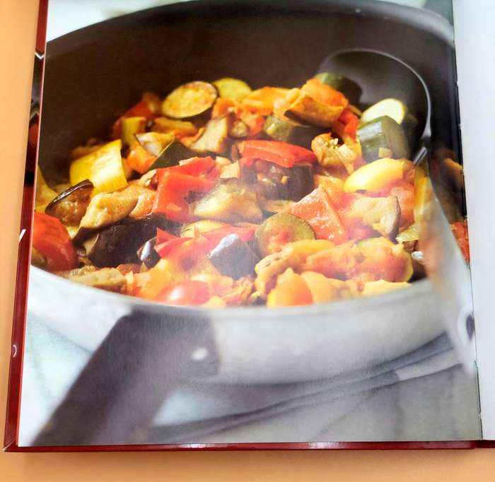 Easy One Pot - Marks & Spencer - Series of 8 Collectable Cookbooks