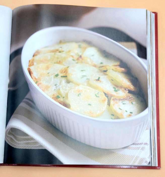 Easy One Pot - Marks & Spencer - Series of 8 Collectable Cookbooks