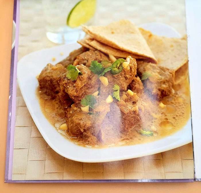 Easy Curries - Marks & Spencer - Series of 8 Collectable Cookbooks