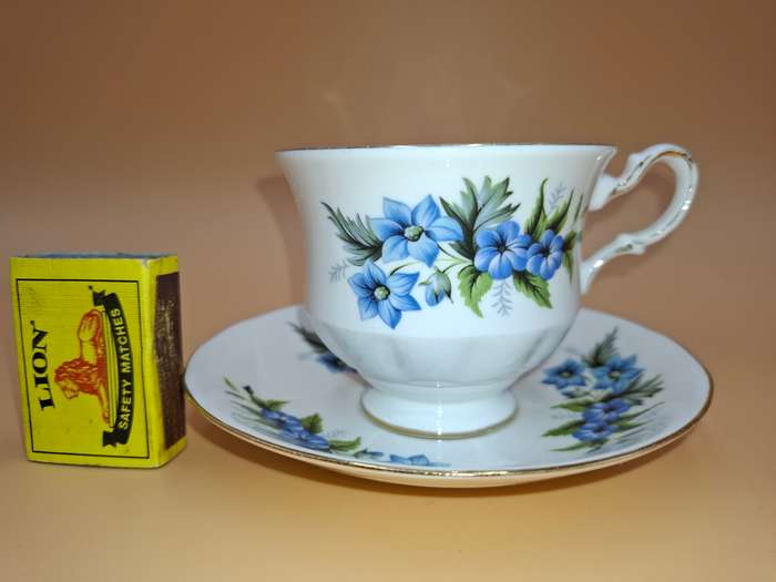 Vintage Queen Anne Fine Bone China - Cup & Saucer Duo - Beautiful Blue Flower Design