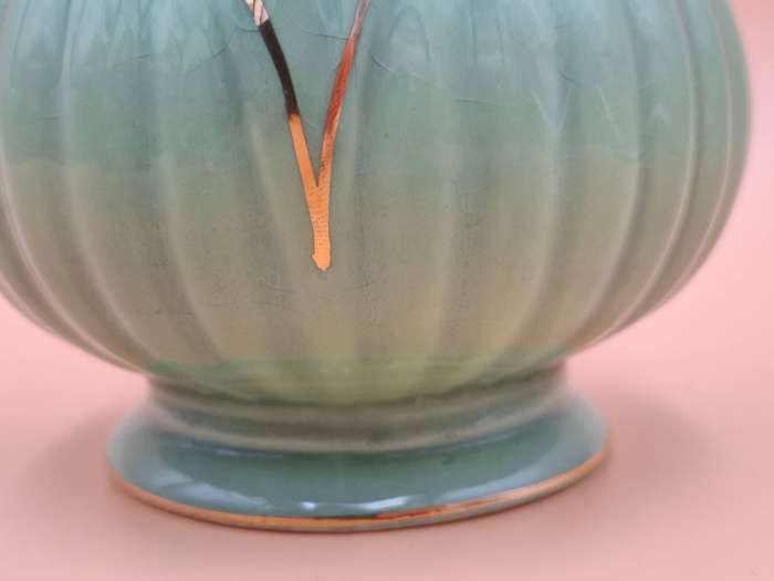 Vintage Fielding Crown Devon Vase - Green & Gold Ribbed - Excellent Condition