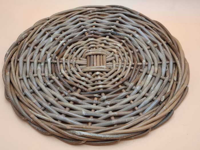Vintage Hand Woven Rustic Rattan Placemats - 4 x 35cm diameter - Great condition