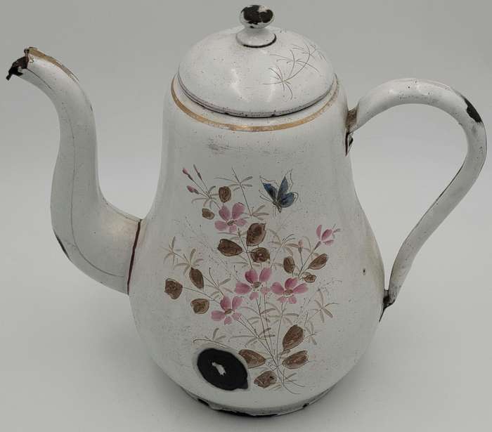 Vintage Enamel Teapot - 24cm H x 25cm L x 14cm diameter