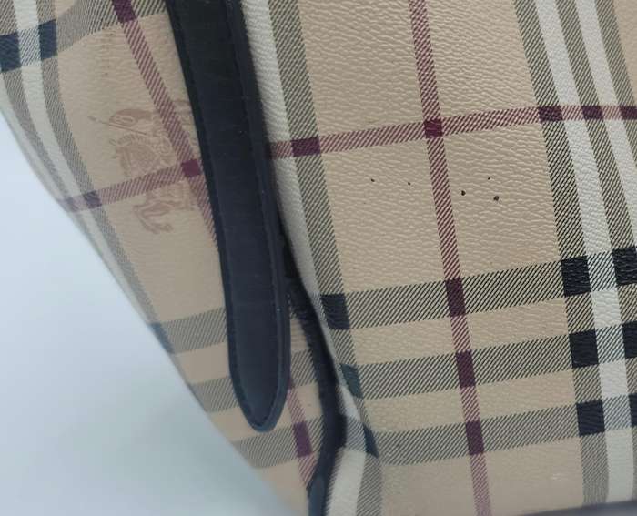 Burberry Day Bag with an interior Small Make-up Bag - No Strap & wear on Black Trim