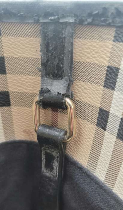 Burberry Day Bag with an interior Small Make-up Bag - No Strap & wear on Black Trim