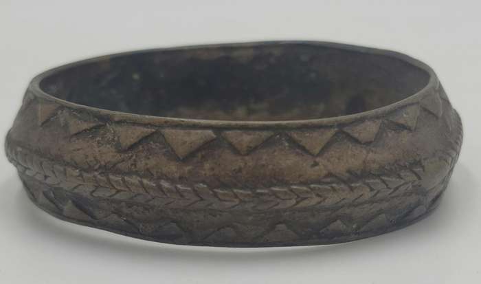 Antique African Bronze/Brass Armband - 9cm diameter - A Collectible with History